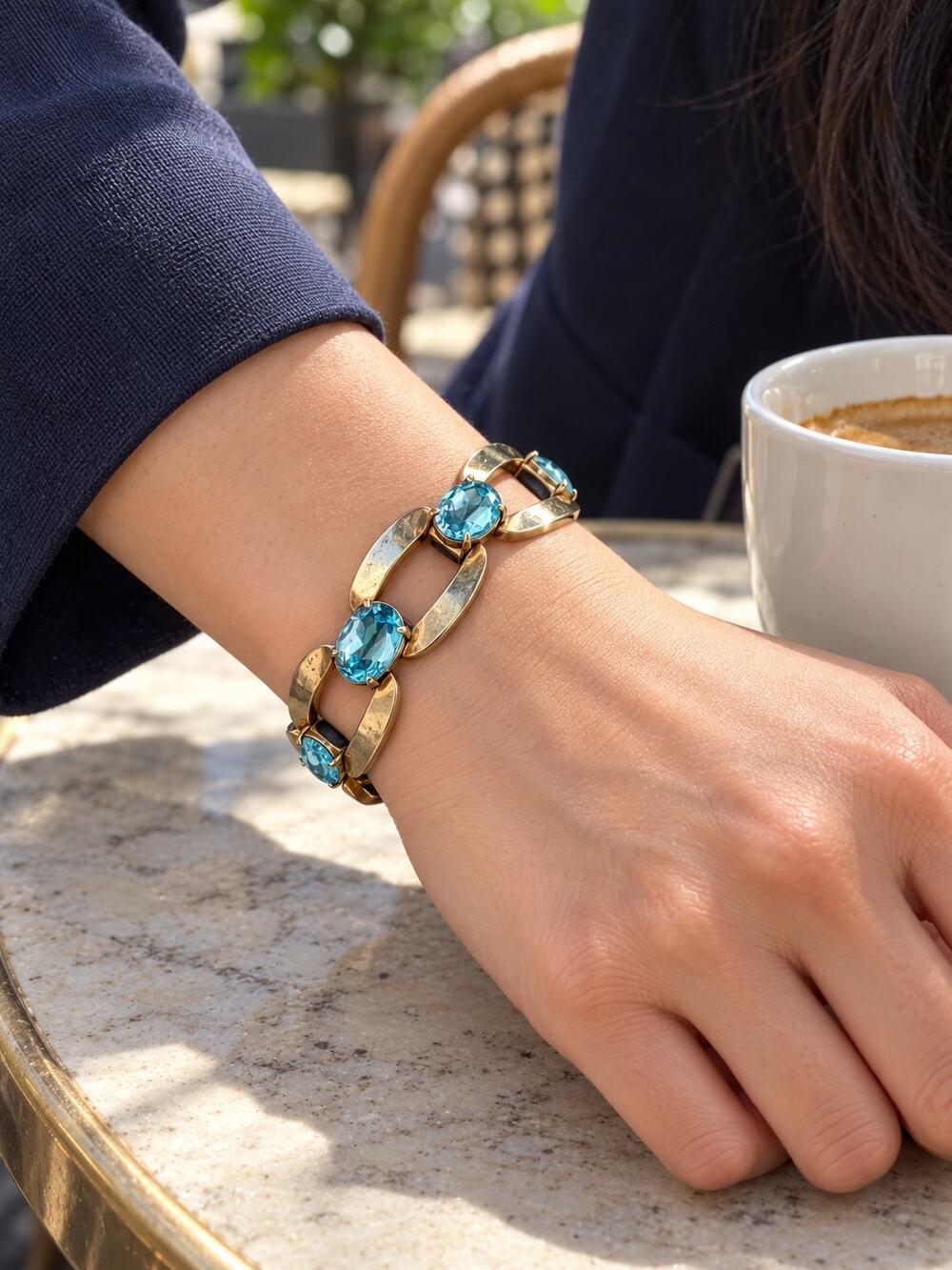 Aqua Blue Faceted Oval Link Bracelet Gold Tone Fold Over Clasp Approx 7"